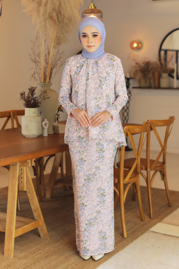 KURUNG EMBRACE - MARGARET IN SOFT PINK