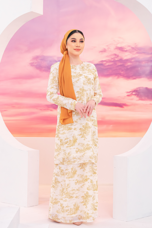 KURUNG FLORAL - CARNATION IN GOLDEN CREAM