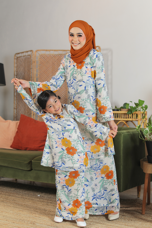 KURUNG FLOURISH - EMBUN KIDS IN WHITE