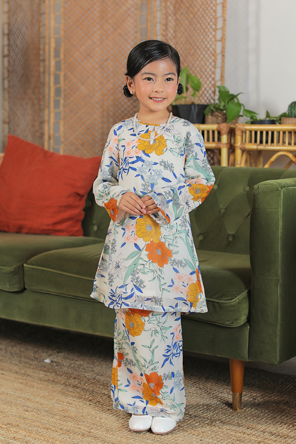 KURUNG FLOURISH - EMBUN KIDS IN WHITE