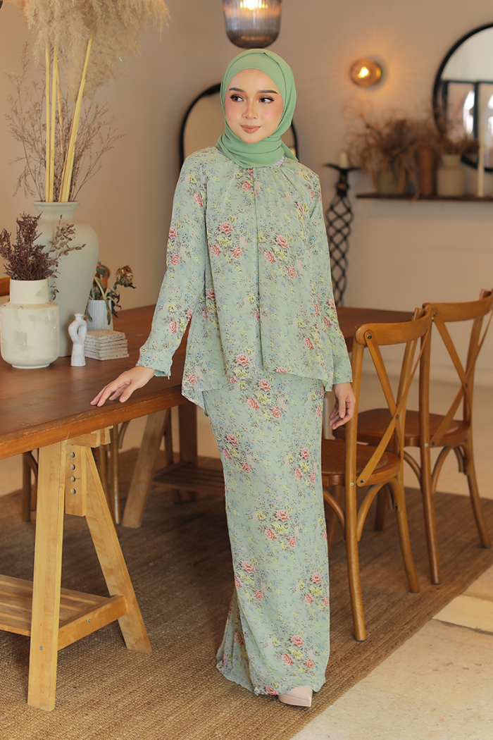 KURUNG EMBRACE - IVORY IN SAGE GREEN