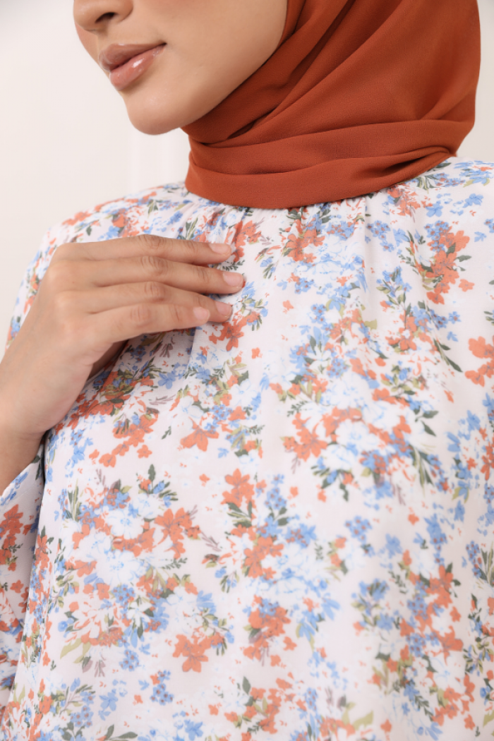 KURUNG EMBRACE - DANIELA IN WHITE BRICK