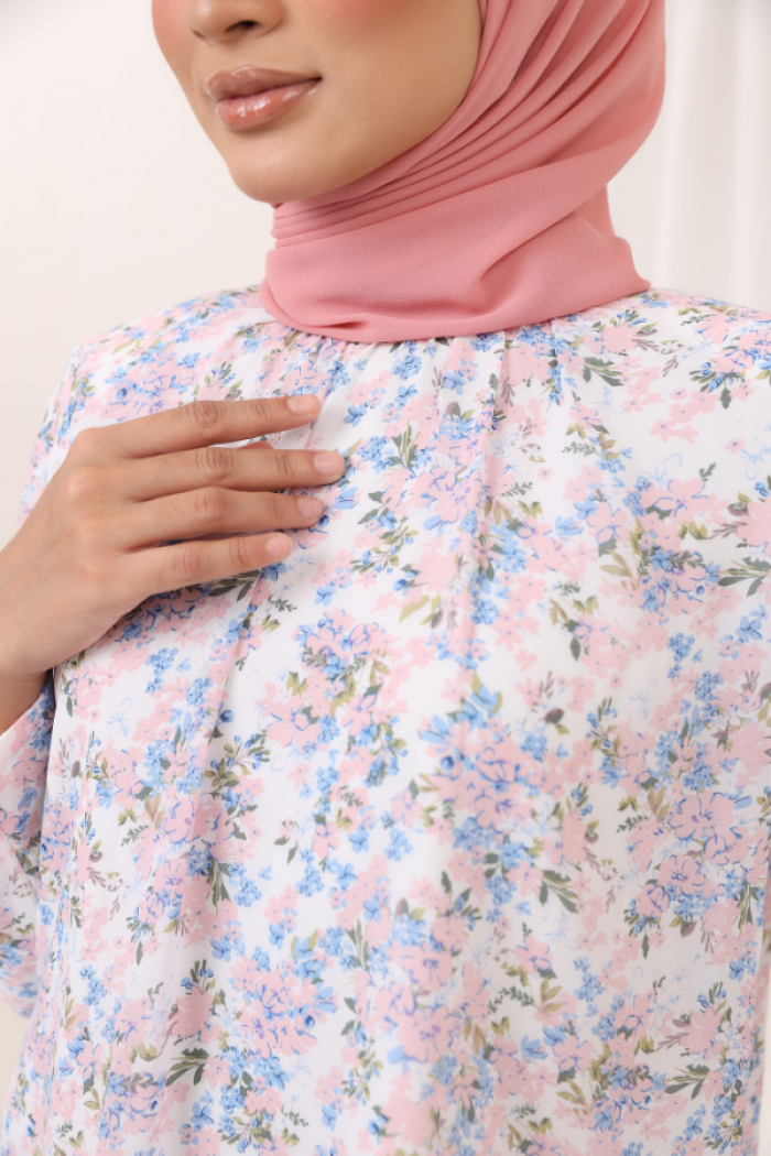 KURUNG EMBRACE - DANIELA IN WHITE PINK