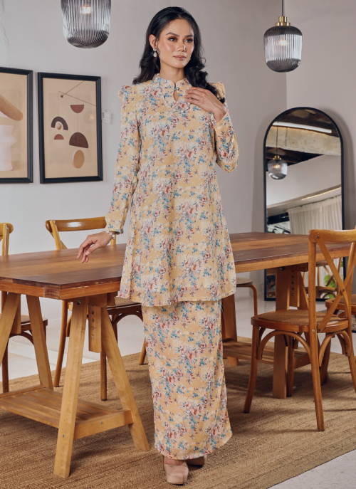 KURUNG FLORENCE - PETUNIA IN WARM APRICOT