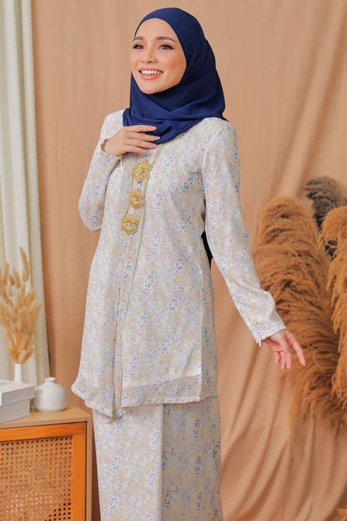 KELASIK KEBAYA - MELATI IN YELLOWISH BLUE