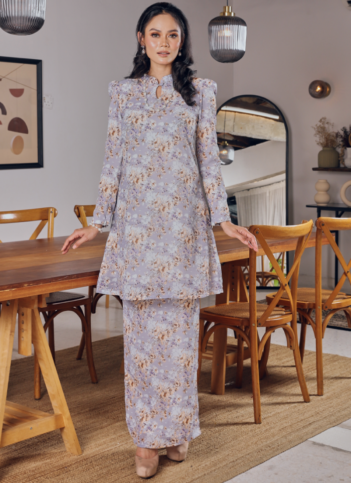 KURUNG FLORENCE - PETUNIA IN BLUE IRIS