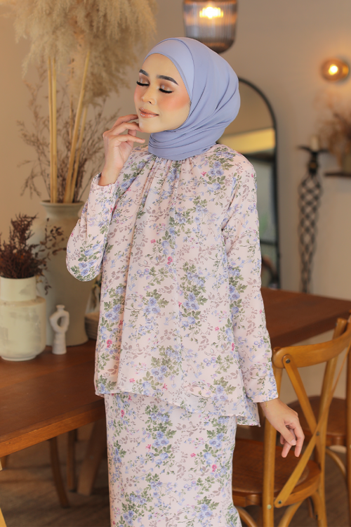 KURUNG EMBRACE - MARGARET IN SOFT PINK