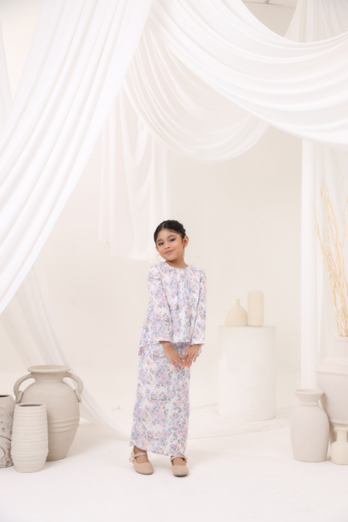 KURUNG EMBRACE KIDS - DANIELA IN WHITE PINK
