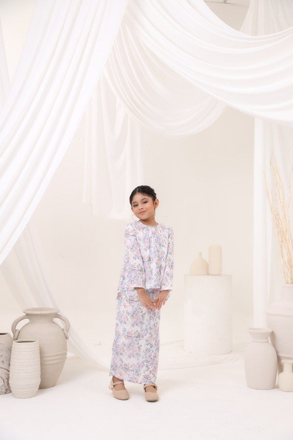 KURUNG EMBRACE KIDS - DANIELA IN WHITE PINK