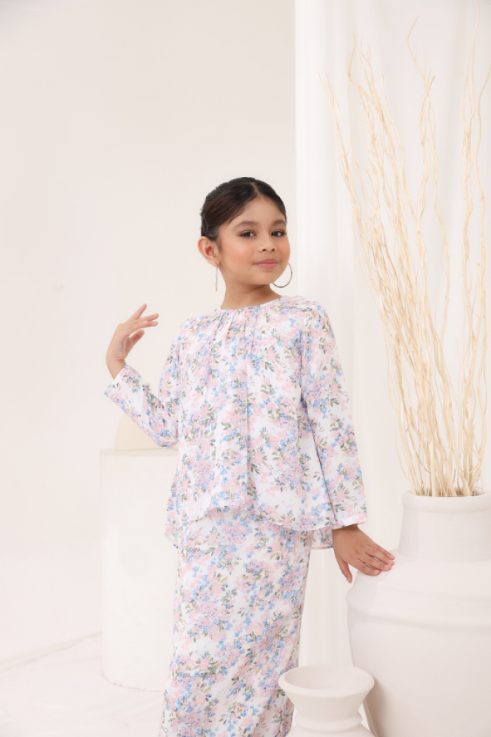 KURUNG EMBRACE KIDS - DANIELA IN WHITE PINK