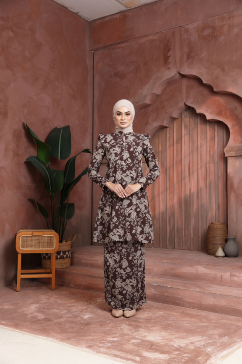 KURUNG FLORENCE - OLEANDER IN RICH BROWN