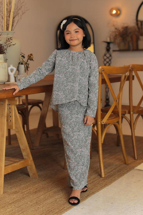 KURUNG EMBRACE KIDS - AUDREY IN GREEN TEA