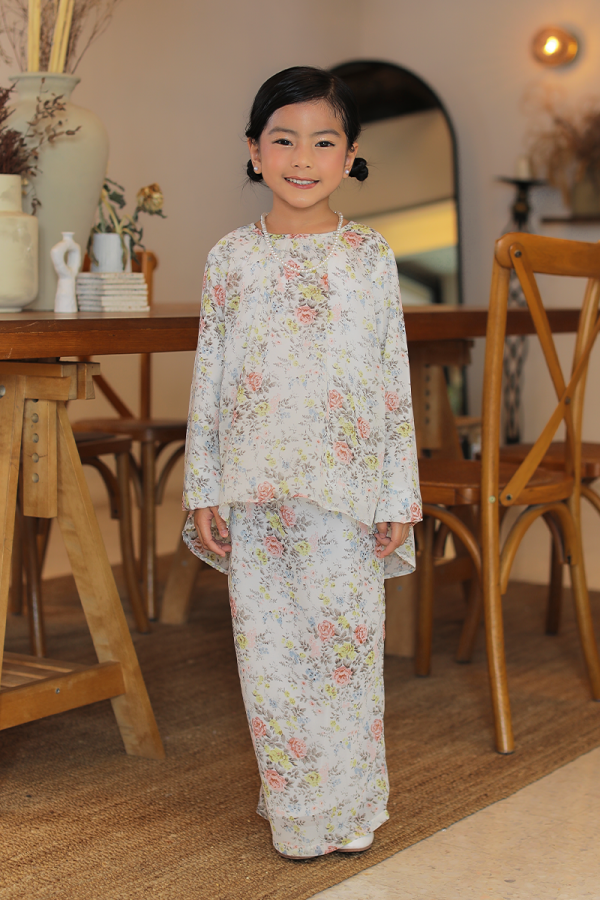 KURUNG EMBRACE KIDS - IVORY IN WHITE