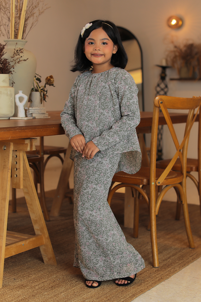 KURUNG EMBRACE KIDS - AUDREY IN GREEN TEA