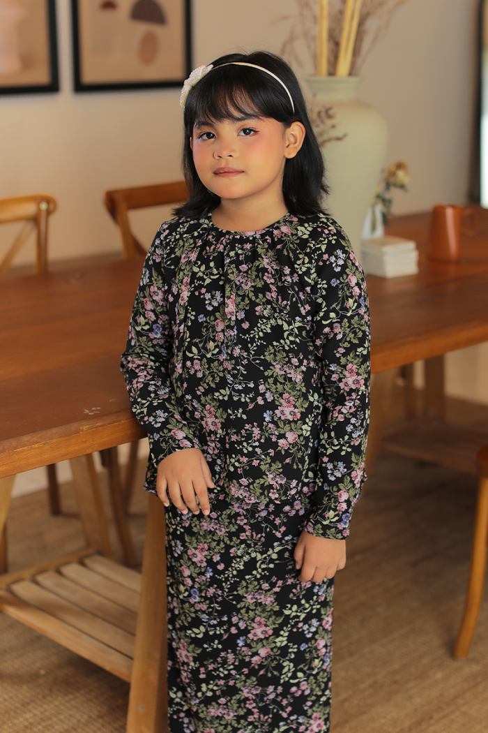 KURUNG EMBRACE KIDS - MARGARET IN BLACK