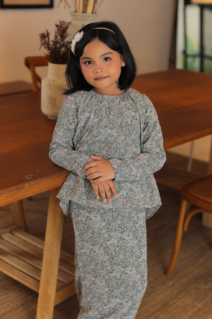 KURUNG EMBRACE KIDS - AUDREY IN GREEN TEA