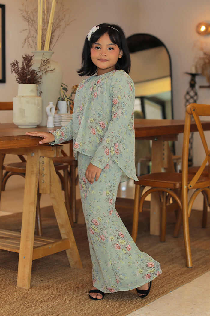 KURUNG EMBRACE KIDS - IVORY IN SAGE GREEN