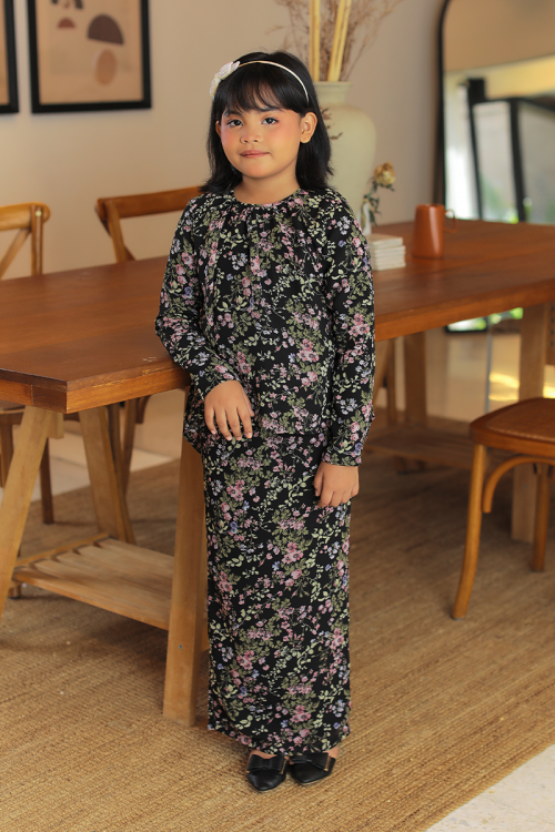 KURUNG EMBRACE KIDS - MARGARET IN BLACK