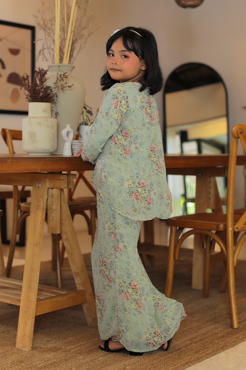 KURUNG EMBRACE KIDS - IVORY IN SAGE GREEN