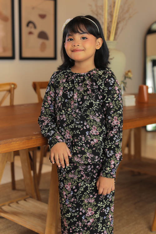 KURUNG EMBRACE KIDS - MARGARET IN BLACK