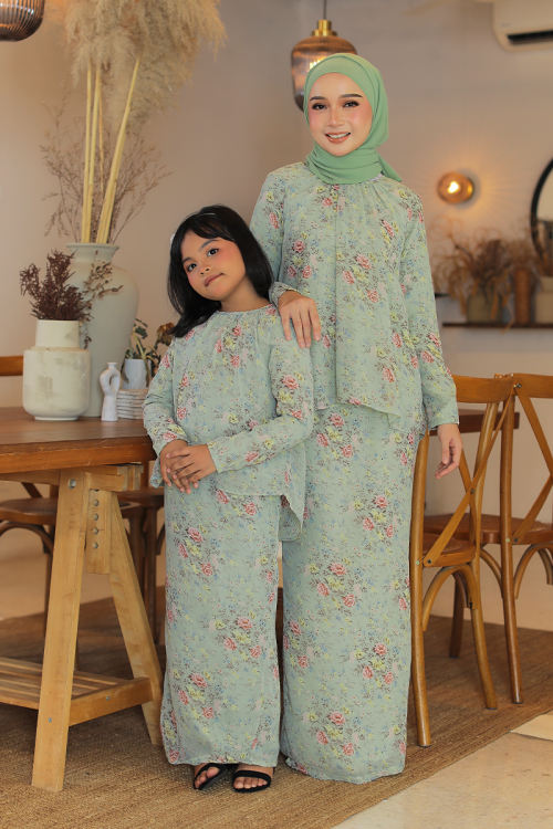 KURUNG EMBRACE KIDS - IVORY IN SAGE GREEN