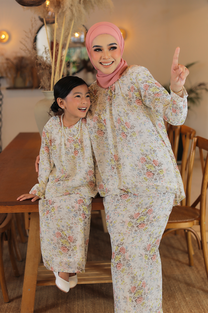 KURUNG EMBRACE KIDS - IVORY IN WHITE