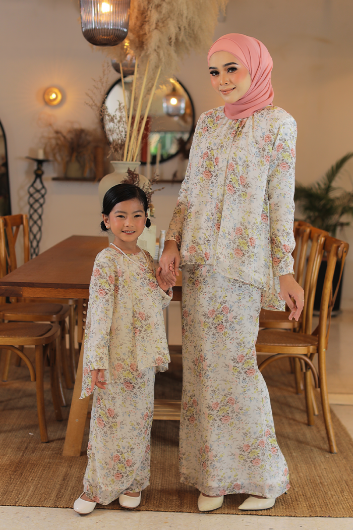 KURUNG EMBRACE KIDS - IVORY IN WHITE